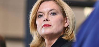 julia klöckner: kritik an kirchen als »austauschbare ngos«