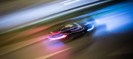 illegales autorennen: polizei stoppt zwei 18-jährige in göggingen