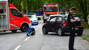 autofahrerin nach unfall in billstedt verletzt im krankenhaus