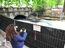 Englischer Garten: Surf-Unfall im Eisbach: Polizei ermittelt wegen fahrlässiger Körperverletzung