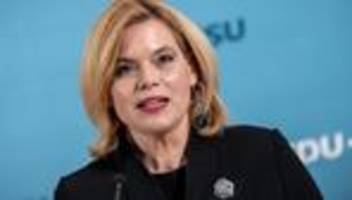 rolle der kirche: julia klöckner stößt mit kirchenkritik auf widerstand