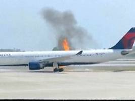 flammen lodern aus triebwerk: 282 passagiere aus brennendem airbus evakuiert