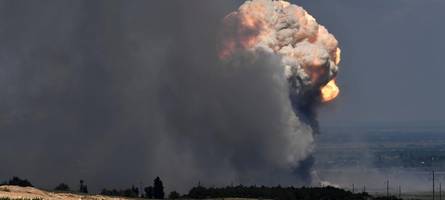 Explosionen in großem Munitionslager östlich von Moskau