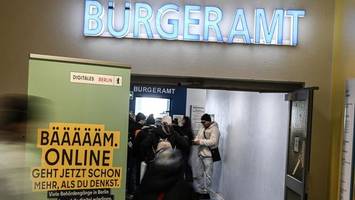 schlechtes englisch im amt: berliner behörde wird erfinderisch