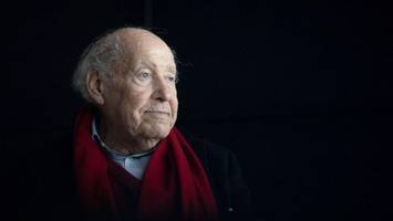 kranzniederlegung für holocaust-Überlebenden sally perel