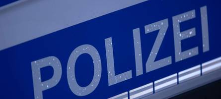 frau liegt tot im bett – mord durch partner?