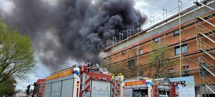 großeinsatz am neuburger familienzentrum: feuer ist unter kontrolle