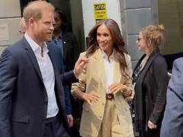 taylor swift ist bescheidener: harry und meghan sorgen mit security-team für wirbel