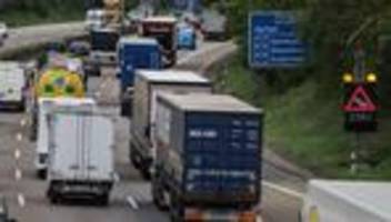 urlauber kommen zurück: adac: wieder volle autobahnen am freitag