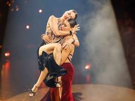 let's dance - show 8: marie mouroum und renata lusin entfachen das feuer