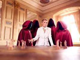 Schlossherrin im Interview: Sonja Zietlow: Auf 'Die Verräter' kann man sich nicht vorbereiten