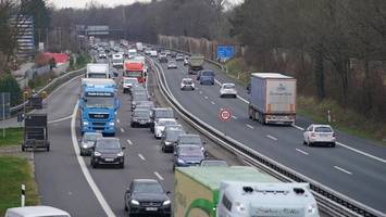 a23-baustelle: weitere auffahrt in pinneberg wird jetzt gesperrt