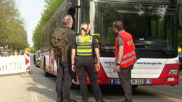 Fußgänger auf Rodigallee von Bus angefahren – schwer verletzt