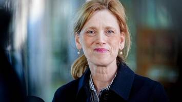 karin prien: warum sie den davidstern jetzt offen trägt