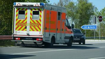 Auffahrunfall an der A24: Drei Menschen verletzt