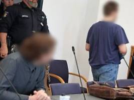 wir sind doch freunde: brutaler hammer-angriff auf 17-jährige - täter müssen in haft 