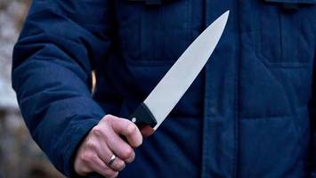 Mann mit Messer bedroht Kinder in der Innenstadt