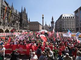 Tag der Arbeit in München: „Was im Koalitionsvertrag so harmlos klingt, ist in Wahrheit ein Angriff auf den Arbeitsschutz“