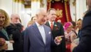 britische royals: könig charles würdigt arbeit von krebshilfeorganisationen