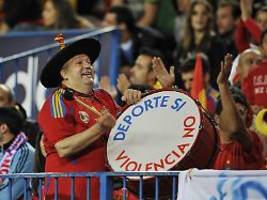 Berühmter Superfan mit der Pauke: Ganz Spanien trauert um Manolo el del Bombo