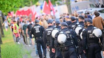 Schimmel-Käse? Polizisten erhalten am 1. Mai teilweise Ekel-Essen