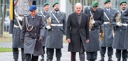 Olaf Scholz wünscht sich beim Zapfenstreich »Respect«