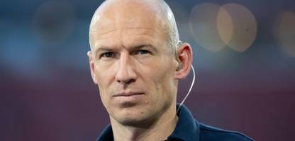 Nach seiner Karriere lief Arjen Robben Marathons – nun kehrt er als Trainer zurück in den Fußball
