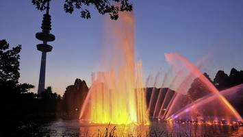 Planten un Blomen: Jetzt gibt es wieder täglich Wasserlichtspiele