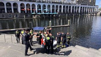 „Droht unterzugehen“ – Feuerwehr im Rettungseinsatz am Rathaus