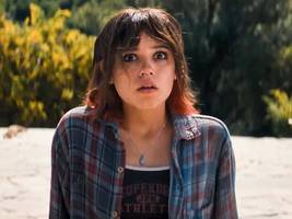 „death of a unicorn“ im kino: jenna ortega überfährt ein einhorn