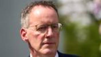 reaktion auf verfassungsschutz: innenminister: einstufung der afd konsequenter schritt