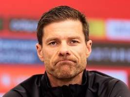 Sind alle informiert für alles: Xabi Alonso setzt zermürbendes Spiel fort und widerspricht Bayer-Star