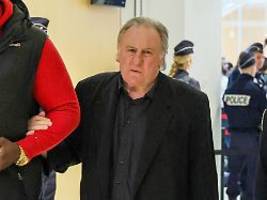 umstrittener auftritt: gericht untersagt gérard depardieus konzert auf rügen