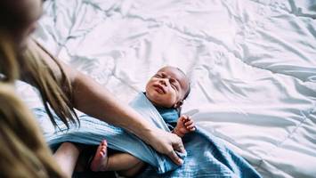 babys pucken: wann es sinnvoll sein kann und wo es gefährlich wird