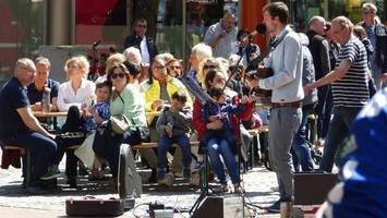 Elmshorn feiert mit Streetart, Musik und Einkaufsbummel