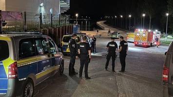 Fliegende Gläser und Schlägerei: Streit in Bar eskaliert