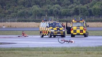 Letzte Generation blockiert Flughafen – Aktivistin (29) angeklagt
