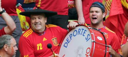 Er trommelt im Himmel weiter: Manolo, der berühmteste Fußballfan der Welt, ist tot