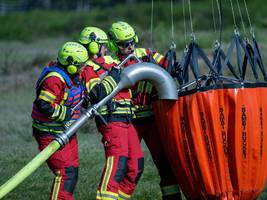 tennenloher forst: katastrophenfall wegen waldbrand ausgerufen – neun verletzte einsatzkräfte