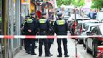 hamburg: verletzter auf st. pauli gefunden - polizeigroßeinsatz