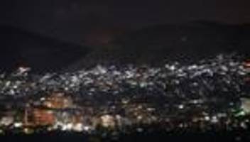 Nahost: Israel greift militärische Ziele in mehreren syrischen Regionen an