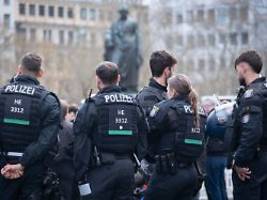 AfD-Mitglieder im Staatsdienst: Hessen und Bayern wollen ihre Polizisten überprüfen