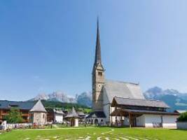 Polizei sucht Täter: Deutsche in Österreich auf offener Straße erschossen