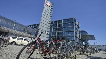 Deutsche Bahn versteigert vergessene Fahrräder in Lichtenberg