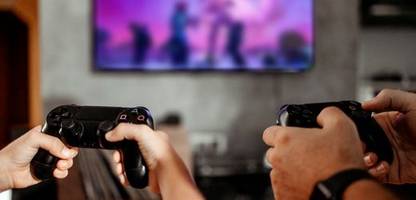 Vater-Sohn-Rituale: Sonntagvormittags in unserer »Man Cave« mit der Switch