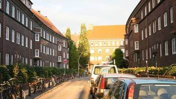 rohrbruch in winterhude: wassermassen nahe dem magazin kino
