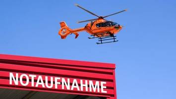 Überholmanöver endet mit Crash – Biker schwer verletzt