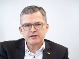 Umgang mit Extremisten: Prüfung eines AfD-Verbots jetzt „dringlicher und erfolgsversprechender“