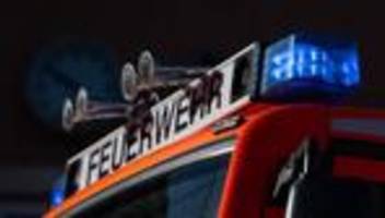 brand im gartenhaus: zigarette und benzinkanister - zwei verletzte bei feuer