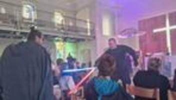 kirchen: star wars-gottesdienst in bensberg abgehalten